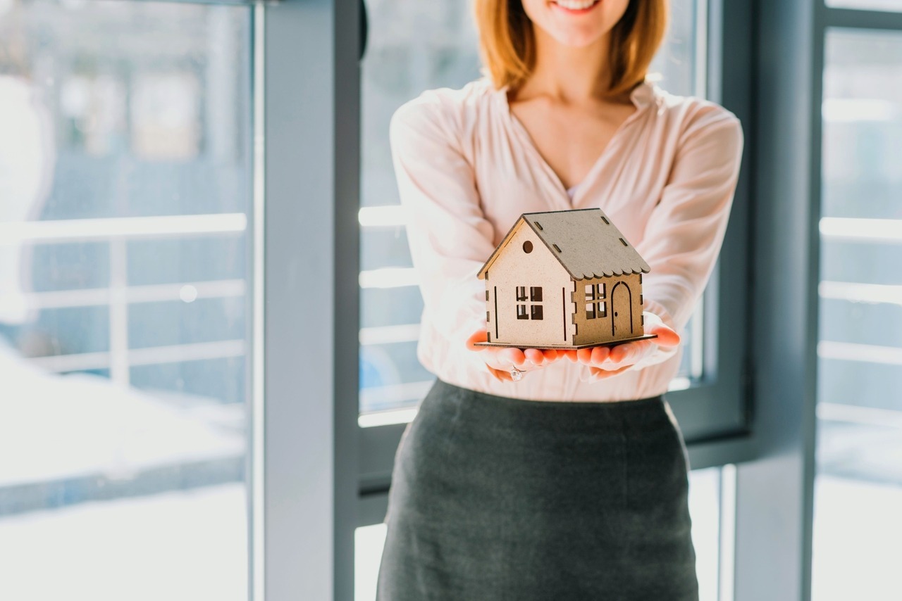 Cumpărarea și vânzarea unei locuințe în timpuri de inflație: Chei pentru a lua o decizie